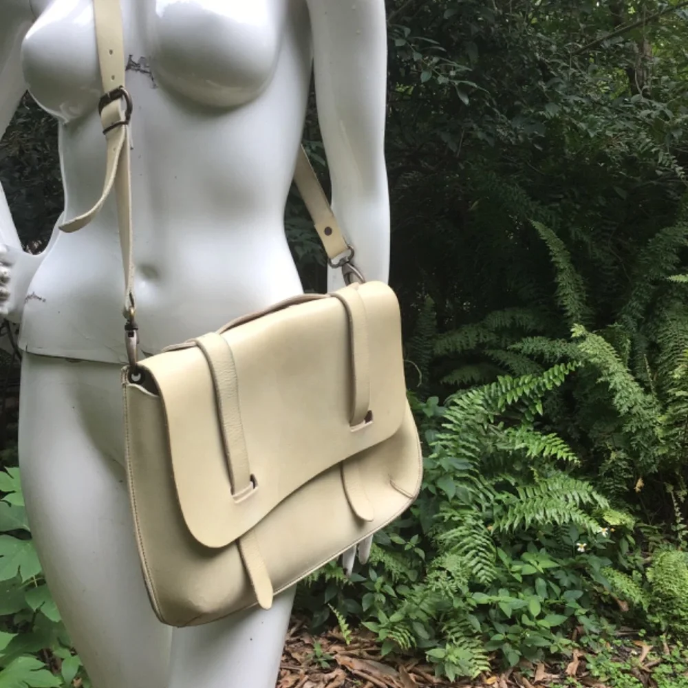 Vintage infinity Firenze leather satchel bag - Picture 2 of 6